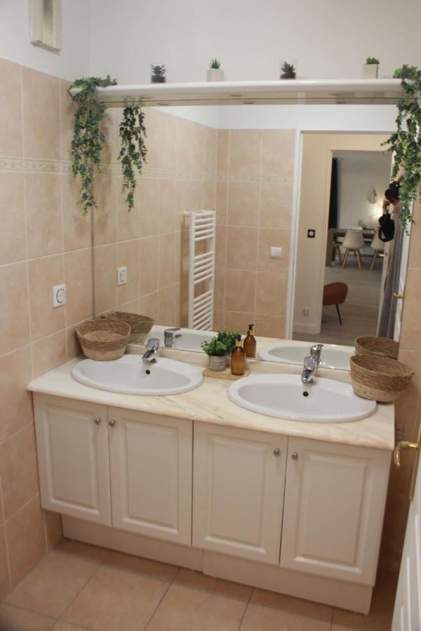 La Villa Ondine - Spacieux Appartement Sur Les Collines Nicoises - Piscine - 2 Parkings - Clim - Wifi Nizza Kültér fotó